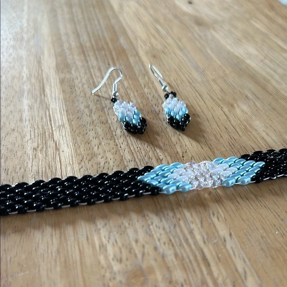 Handmade Matching Bracelet & Earring Set 👧